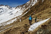 26 Salendo sul sent. 116 con vista verso la Forcella Rossa